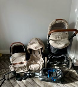 Vennicci beige and brown travel system and accessories