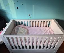 Mamas & Papas Franklin Cot Bed + The Little Green Sheep Organic Mattress