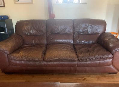 couch and two chairs free to take away