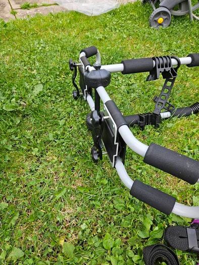 2x Single Kayaks (Sit-on + Sit-in) + 2 Paddles, Spraydeck, Buoyancy Bags, Pump & Universal 2-Kayak Roof Rack
