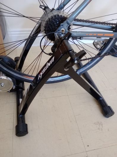 Bicycle trainer