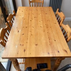 Kitchen Table and 6 chairs