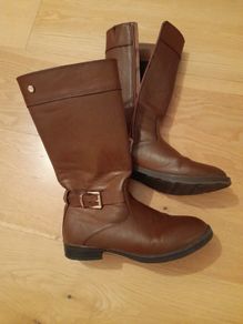 Girl's brown leather boots, size 35