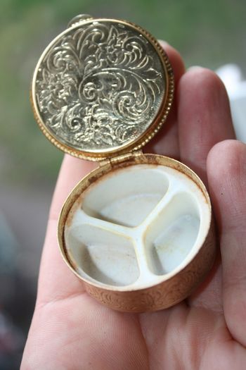 Antique Pill Box 1,4" diameter