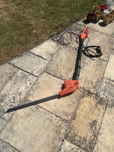 Black + decker extended pole hedge cutter