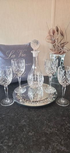 Vintage Cut Crystal Decanter & 4 Wine Glass Set Barware Elegant Luxury