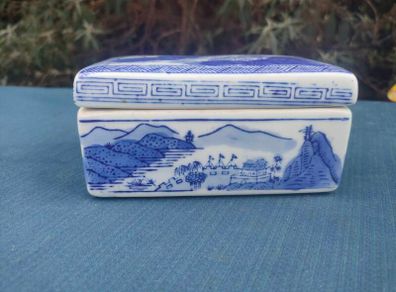 Vintage Chinese Porcelain Lidded Ink Box