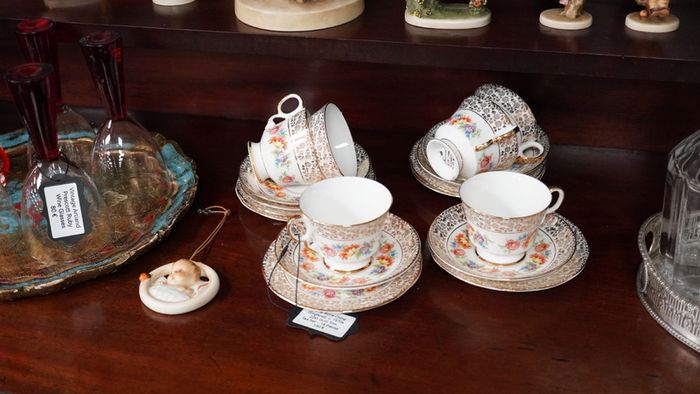 Imperial Bone China_Floral Garland_22kt Gold Tea Set (18 Pieces), c.1970s