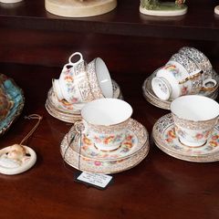 Imperial Bone China_Floral Garland_22kt Gold Tea Set (18 Pieces), c.1970s