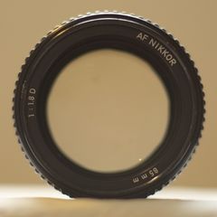 Nikon 85mm f/1.8 AF-D