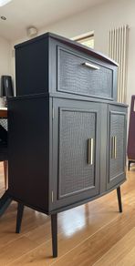 drinks cabinet