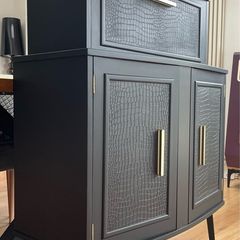 drinks cabinet