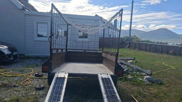 Car trailer