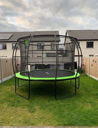 trampoline 14ft
