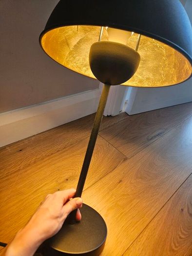 Gold inlay, metal table lamp