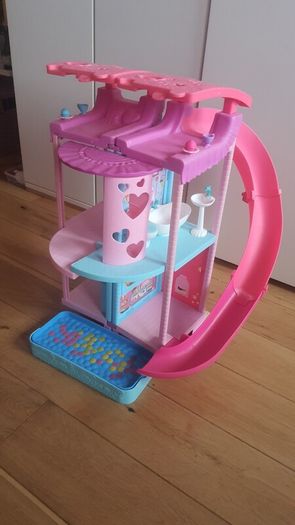 Chelsea House (Barbie collection)
