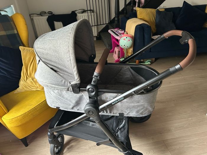 Maxi Cosi Zelia travel system