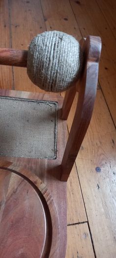 Premium cat scratching station