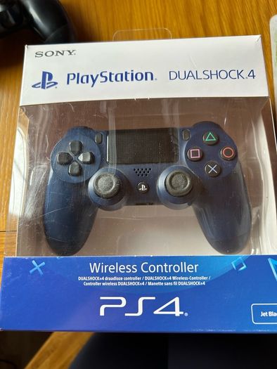 PS4 controller