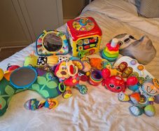 Baby / Newborn Toys Bundle  (0-1) including Little Tikes Crab & Vtech activity cube
