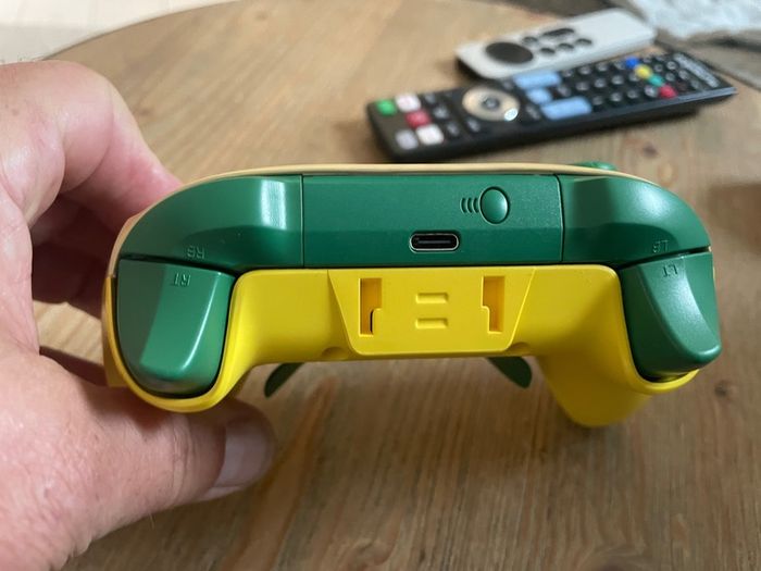 controller  special edition nintendo , PC and Mobile