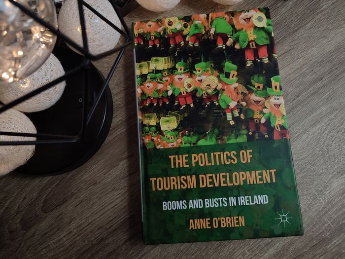 The Politics of Tourism Development: Booms and Busts in Ireland ! RRP 28.15 Euro ! Hardcover ! 2011 ! by Palgrave Macmillan !