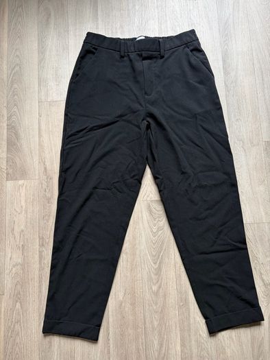 Black trousers