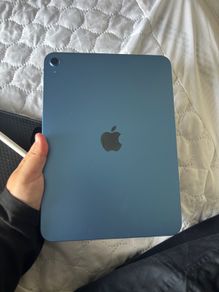 Apple Ipad A16 128 Gb with Meta Pen,Leather Case and keyboard and IPad cable