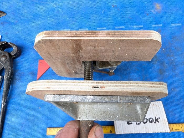 Stanley 702 Vice