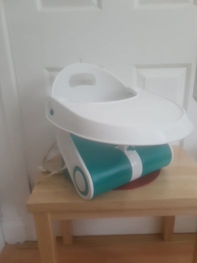 Booster Seat/Age: 9 Month's Plus - <33lbs/15kgs .. Price Drop