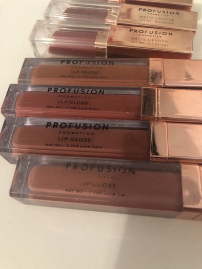 lipstick / lipgloss