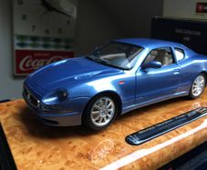 Maserati 3200 Scale 1/18 Burago Wood base