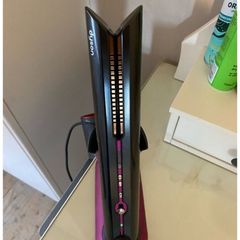 Dyson corrale black/purple in excellent condition. No offers below asking price.