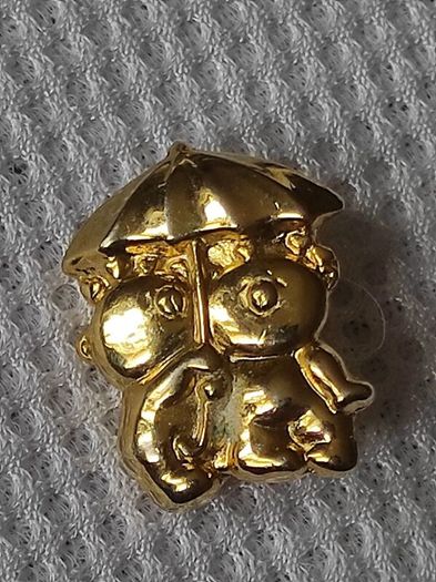 brooch