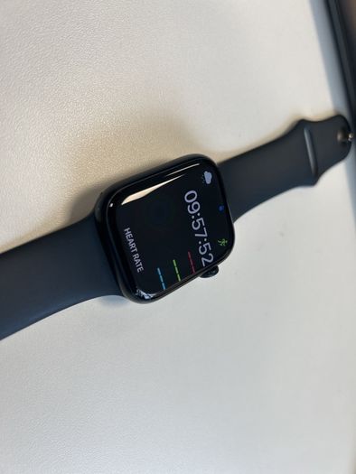 Apple Watch 8 45 mm GPS with charger (84% Battery Health)