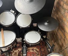 Roland TD-27KV2 including HH stand and snare stand and BD Pedal