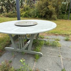 6ft diameter wooden table