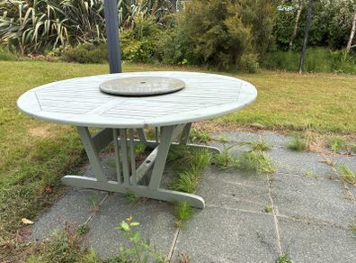 6ft diameter wooden table