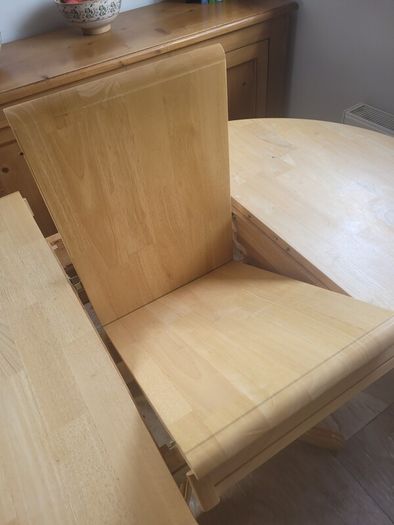 Dining table Free