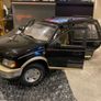 Ford Expedition 1:18 Scale Image 3