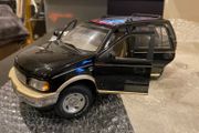 Ford Expedition 1:18 Scale