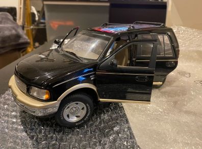 Ford Expedition 1:18 Scale