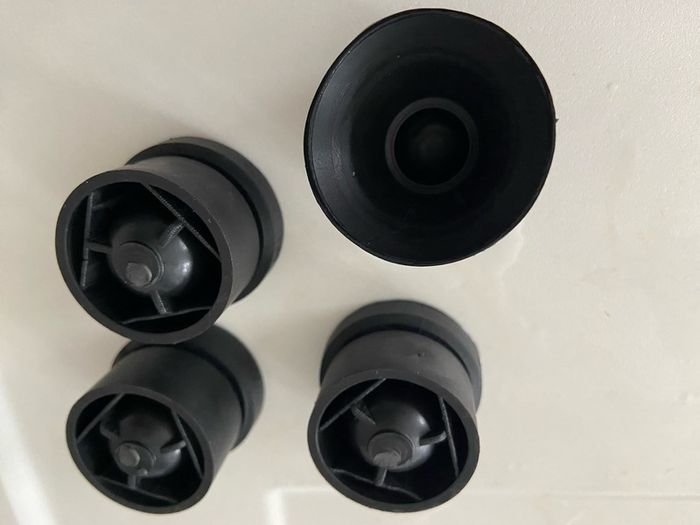 Nissan Qashqai Engine Cover Grommets x4