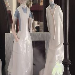Beautiful Vintage Porcelain Statues Collectible Lladro Medical Pair Nurse and Doctor