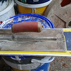 Marshalltown 14" trowel.
