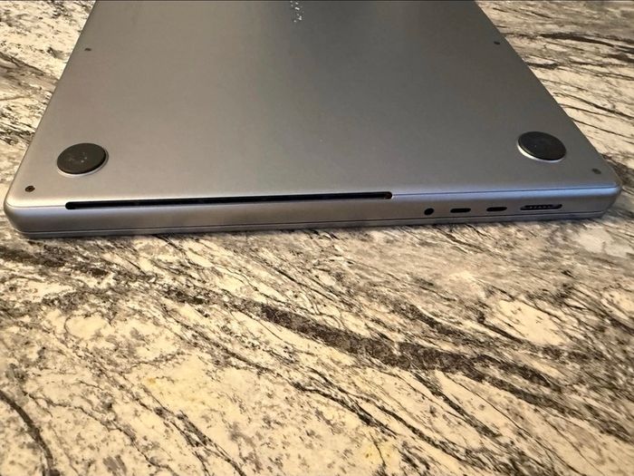 Apple MacBook Pro 16" (2021) M1 Pro / 16GB / 512GB 88%BH