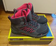 Girl's winter shoes