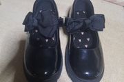 girls black patent leather shoes