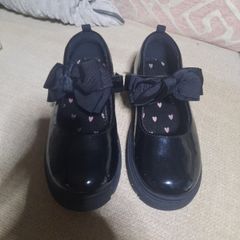 girls black patent leather shoes