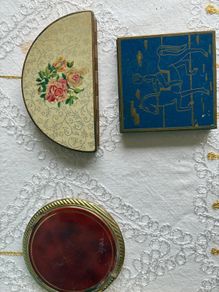 Vintage powder puff containers x4